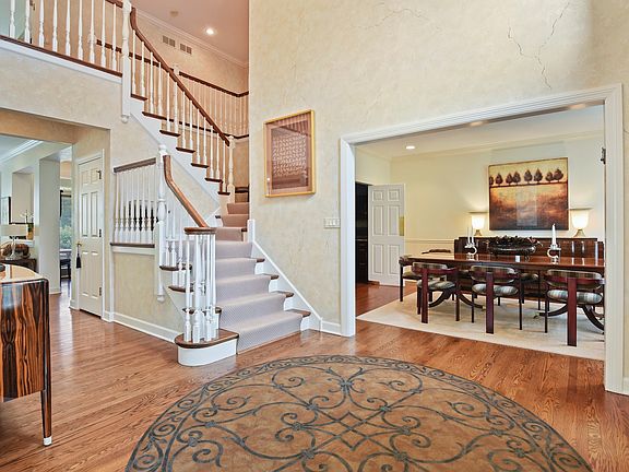 2nd image of 2590 Fairford Ln