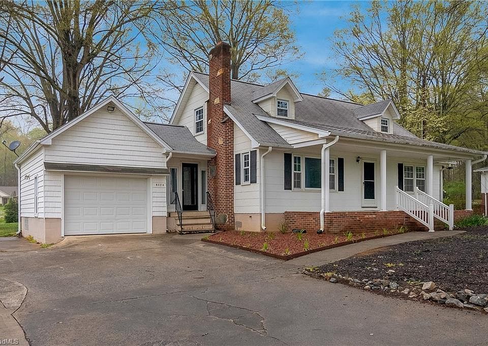 2nd image of 4574 Follansbee Rd