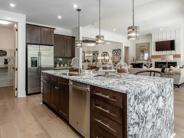 869 Salton Way, Hoschton, GA 30548