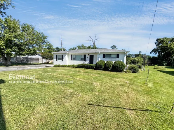 7 Walker Ave, Fort Oglethorpe, GA 30742