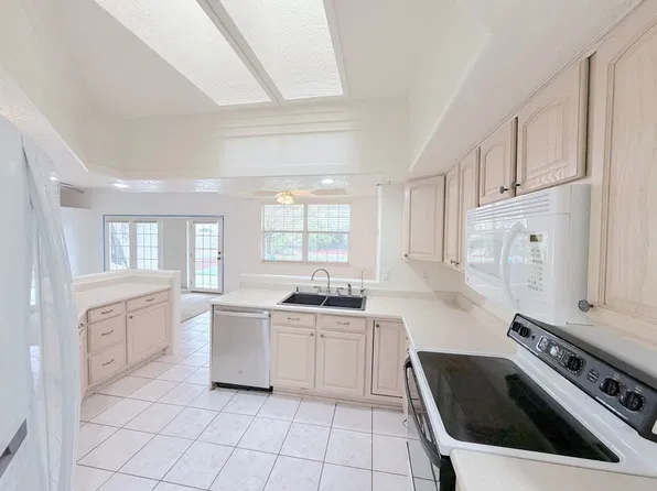 5105 Rae Ct NW, Rio Rancho, NM 87144