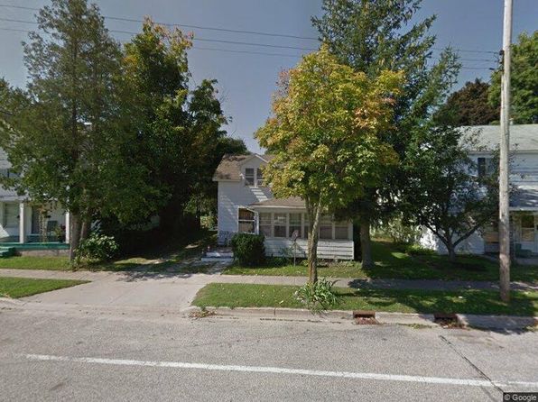 387 Elm St