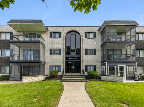 5707 129th St APT 2D, Crestwood, IL 60418