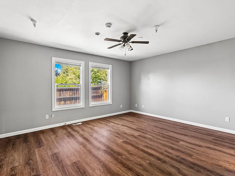 703 S Phillippi St #3 — Photo 7