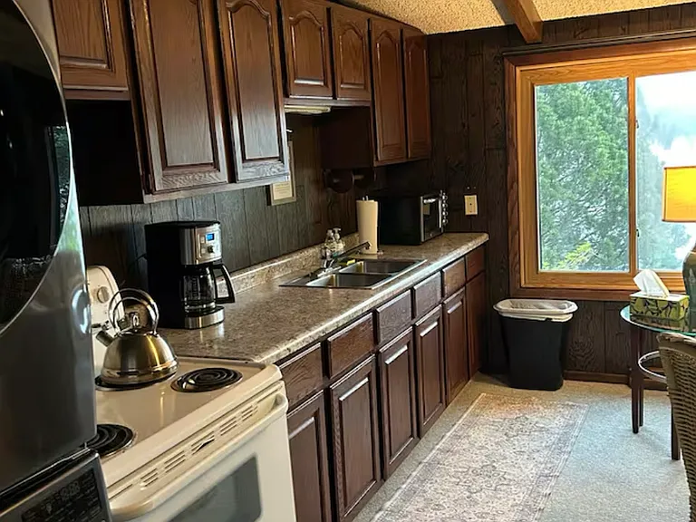 7590 Barrs Lake Rd — Photo 33
