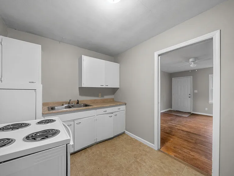 1525 Ferrell St #7 — Photo 8