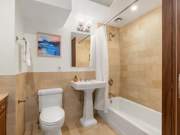 31 West 16th Street image 7 of 7