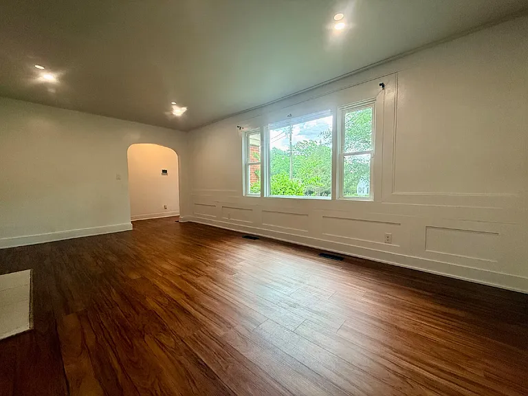 113 N Wright St — Photo 20