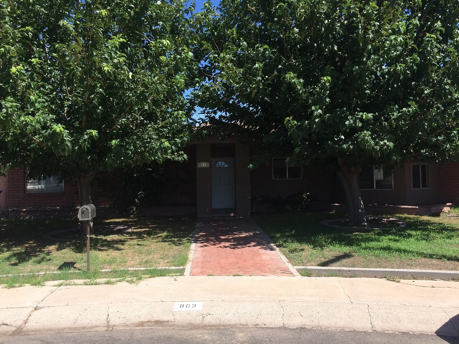 3 bedroom home convenient to Safford Schools — Photo 1