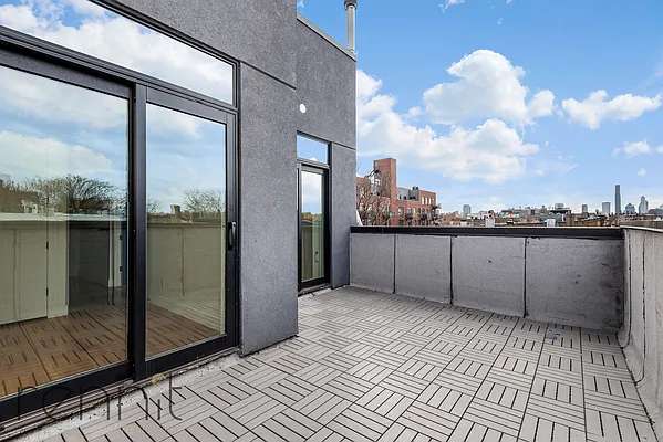 Rented by Rennit Inc. | media 21