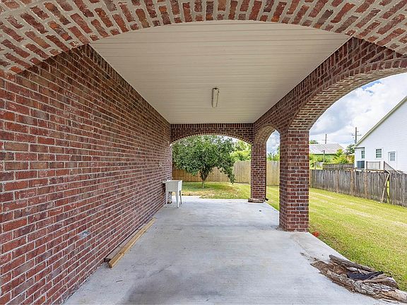 4th image of 2902 Quiet Oak Pl