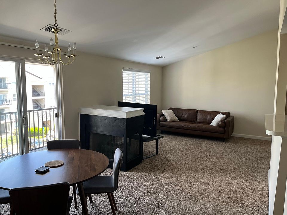 1st image of 2157 Astoria Cir #402