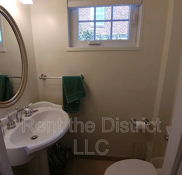 4839 Yuma St NW — Photo 9