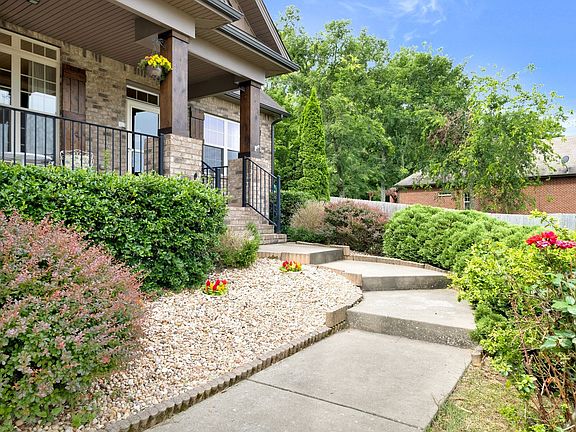 3rd image of 245 Faraway Hills Dr