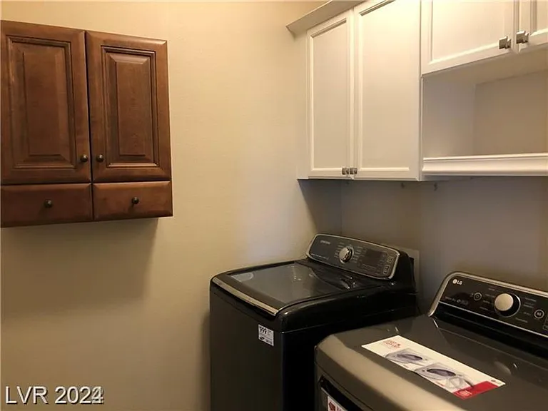 7667 Albright Peak Dr — Photo 11