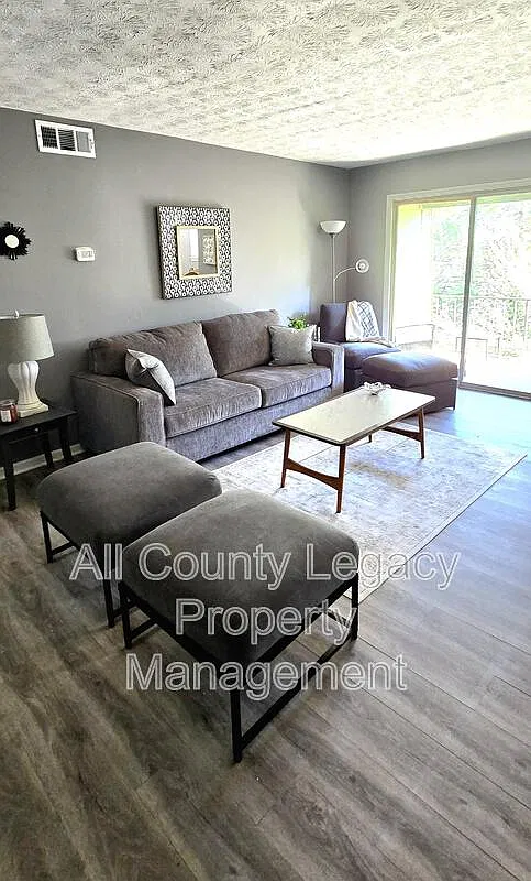2 bed, 2.0 bath, 1172 sqft, $1,190 — Photo 1