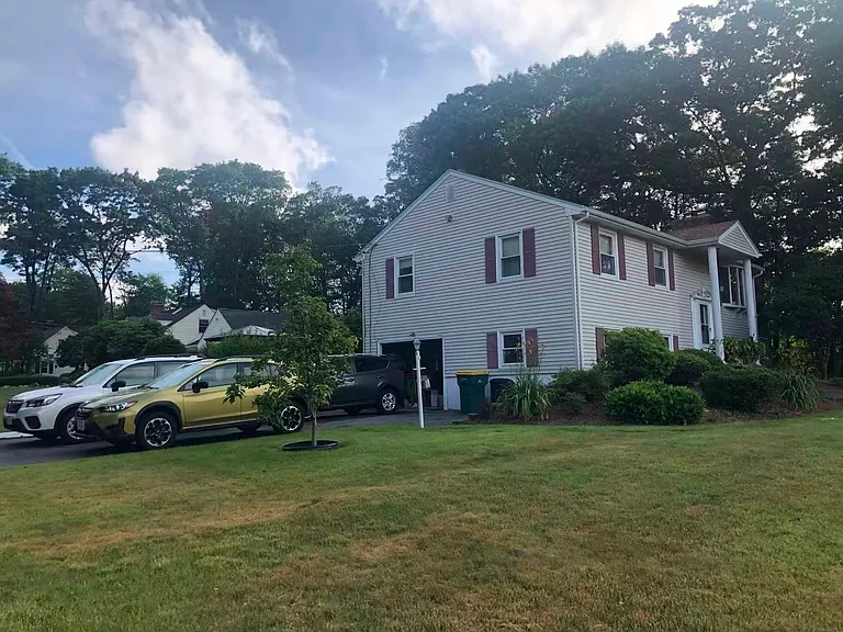 37 Hoppin Hill Ave — Photo 2