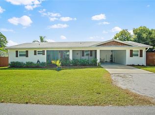 17030 Pineridge Dr, Umatilla, FL 32784