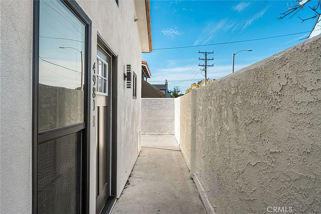 2 bed, 1200 sqft, $3,500 — Photo 3