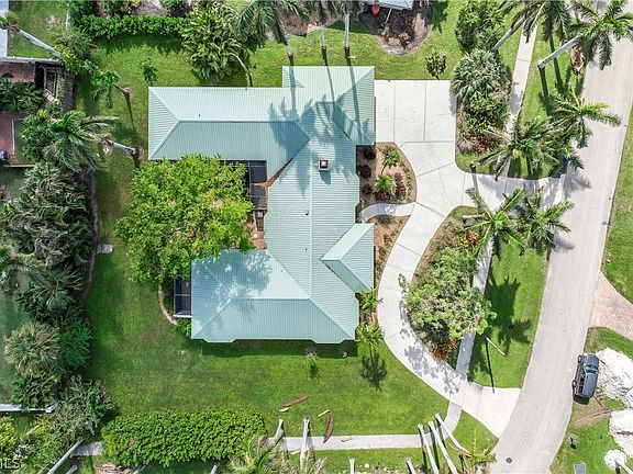 5th image of 3209 W Riverside Dr