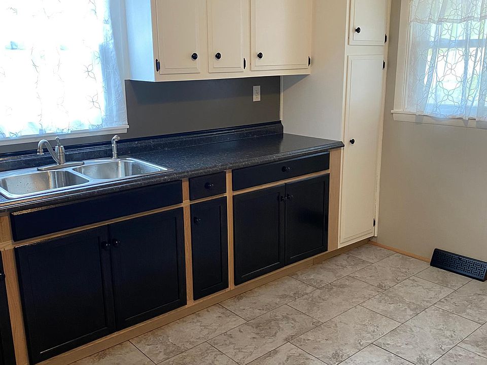 1st image of 130 Brooklyn Ave #1