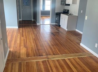 556 Elm St APT 3, Woonsocket, RI 02895