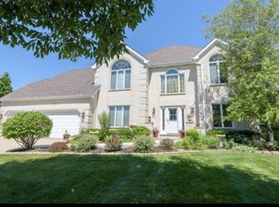 1360 Hunter Cir, Naperville, IL 60540