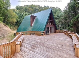 39 Stollinball Rd, Chapmanville, WV 25508
