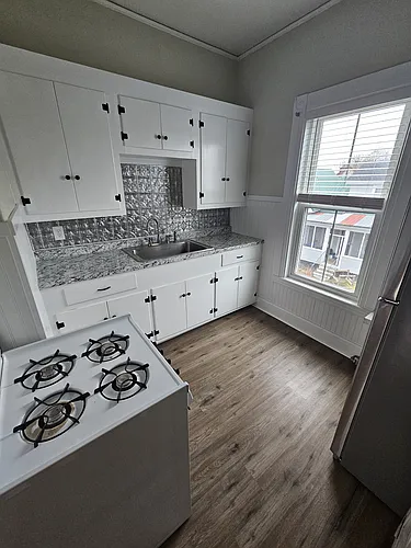 27 Laurel St #2 Photo 1