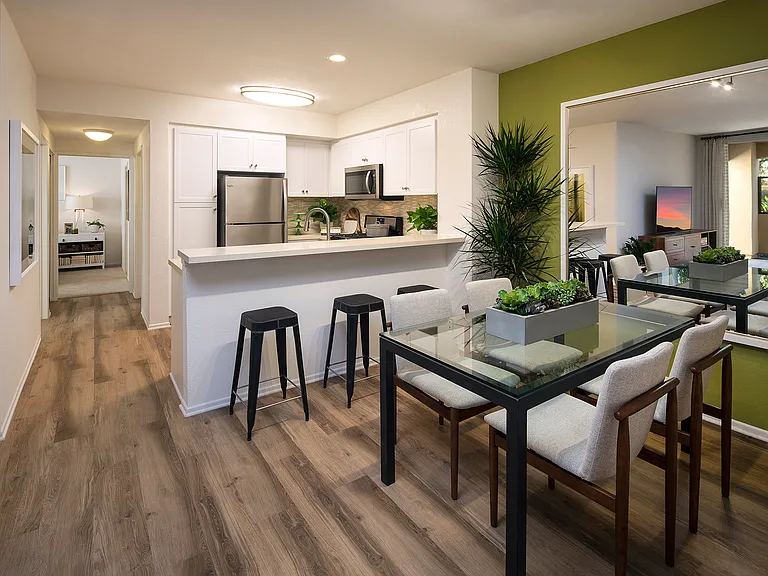 Las Palmas Apartment Homes — Photo 5
