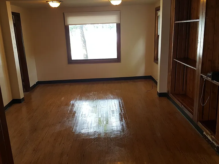 430 N Ashland Ave — Photo 1