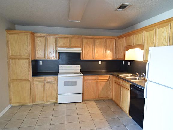 3rd image of 3808 Hitchrock Dr