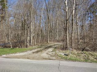 9046 Cedar Rd, Chesterland, OH 44026