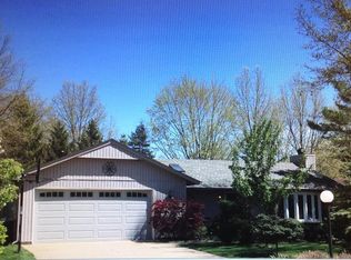 9829 Plum Brook Ln, Strongsville, OH 44136