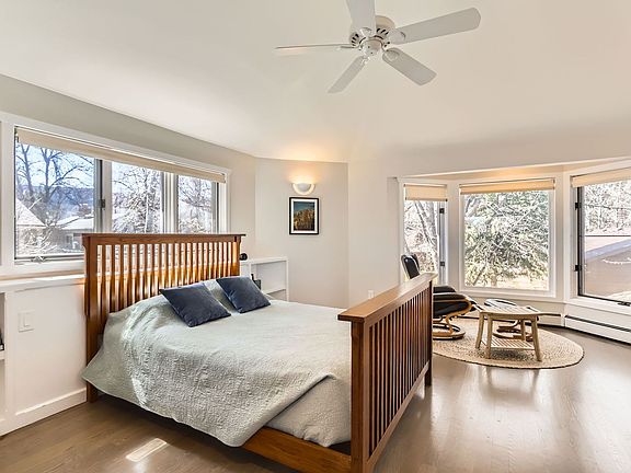 3rd image of 730 Grape Ave