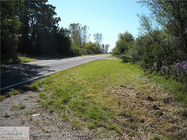 2nd image of 15606 Center Rd
