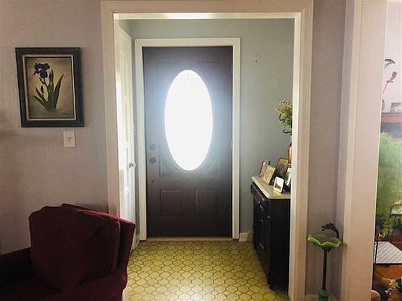 3rd image of 210 W 3rd Ave
