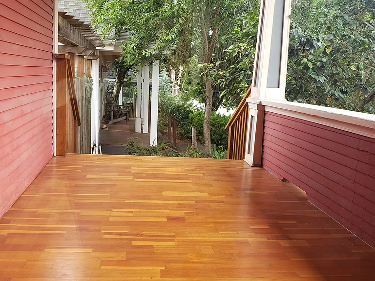 4512 N Commercial Ave — Photo 2