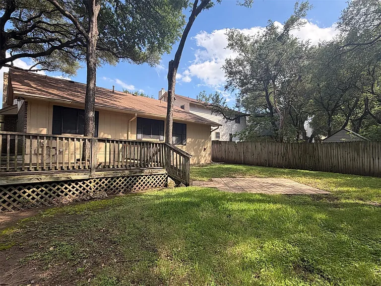 7422 Dallas Dr — Photo 17