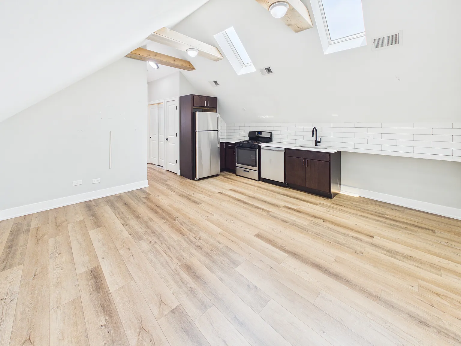 1 bed, 550 sqft, $1,495 — Photo 2