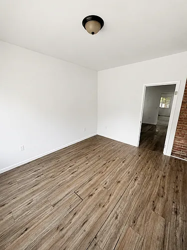 48 Cowing St #1 Photo 1