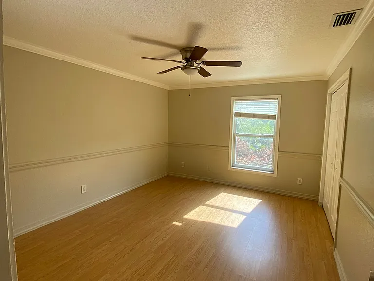 7413 Crock Ave — Photo 17