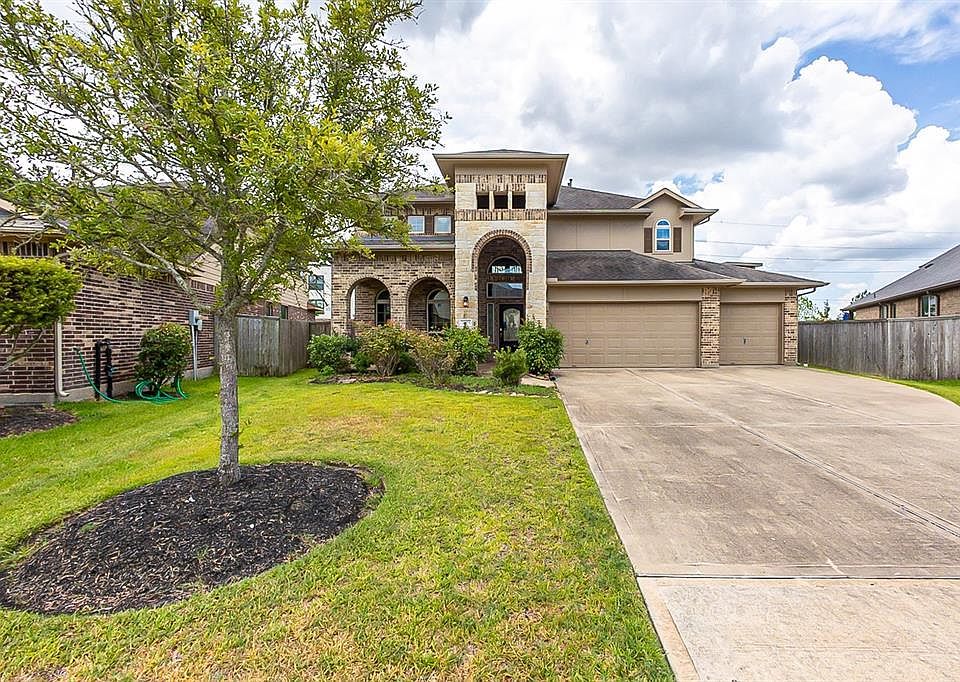 1st image of 27723 Gracefield Ln