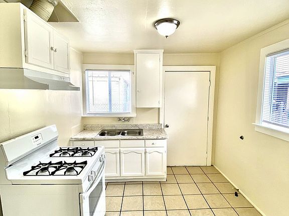 3rd image of 731 N Flint Ave #731