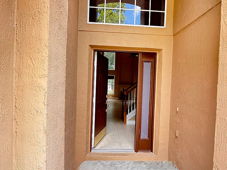 544 Pickfair Ter — Photo 4