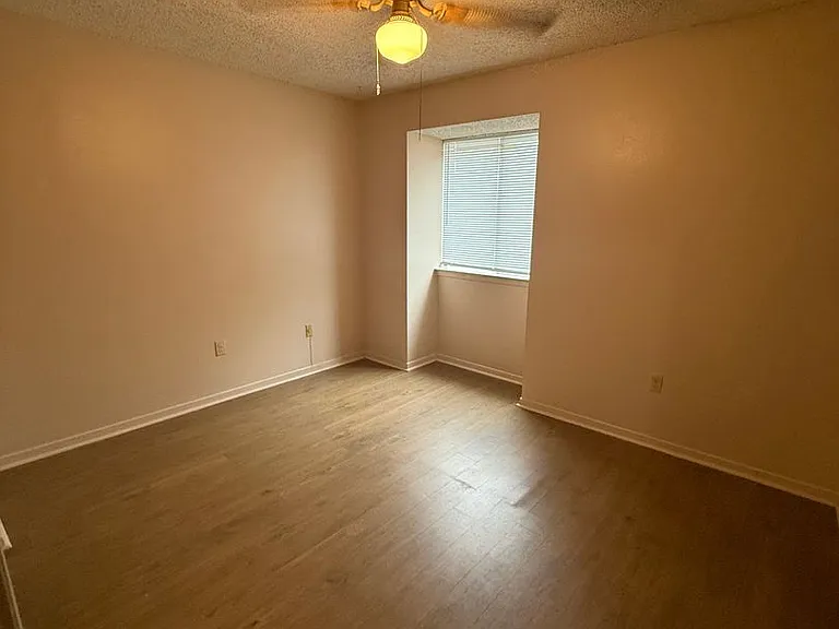 8911-8783 Gsri Ave — Photo 4