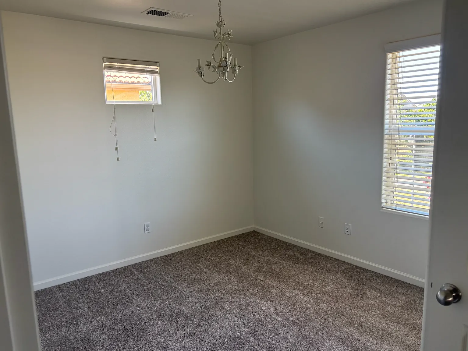 3 bed, 2.5 bath, 1595 sqft, $2,495 — Photo 2
