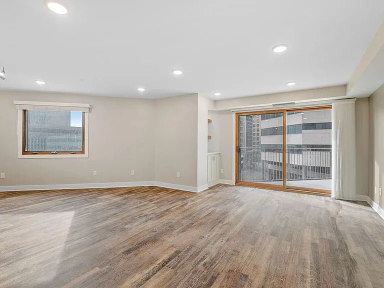 121 Washington Ave S #502 — Photo 5