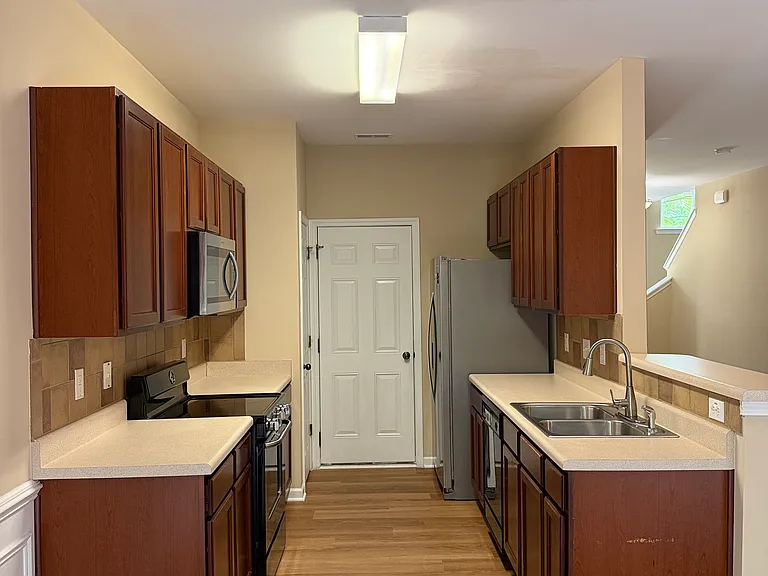 624 Baucom Grove Ct — Photo 7