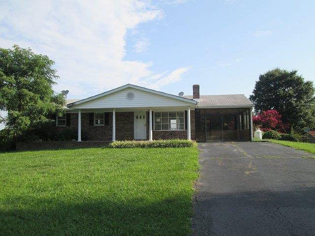 1st image of 220 Sharon Ln